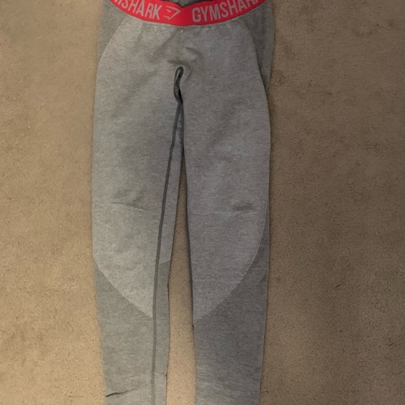Gymshark Pants - Gym shark Flex Leggings Light grey and pink